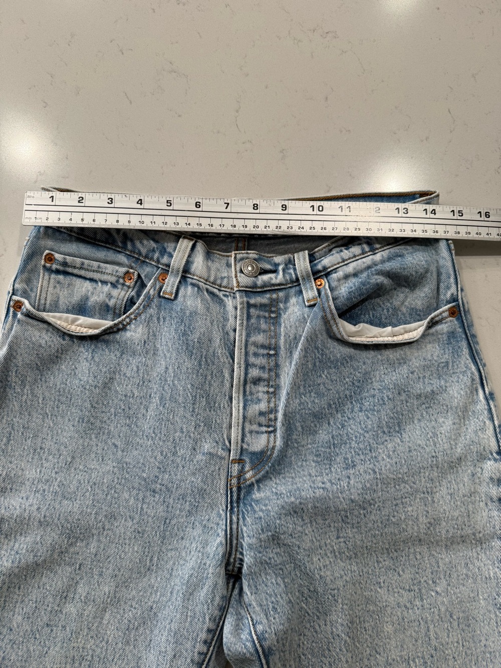 Levi's Premium Jeans; Light Wash High-Rise Straight Jeans - Light Blue. Size 28 - Picture 7 of 11